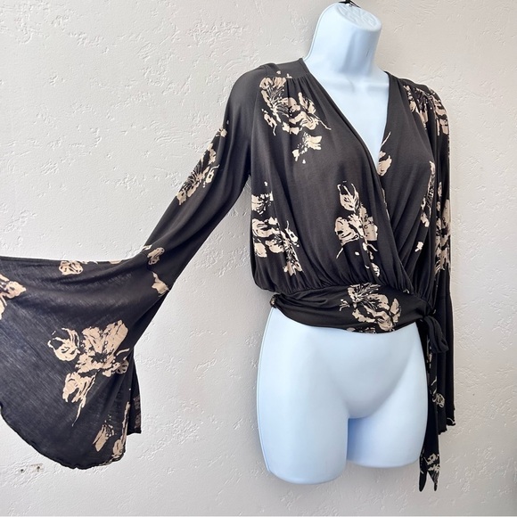 FREE PEOPLE Bell Sleeve Wrap Top Waist Tie Brown Cream Flowy Blouse Size XS - Picture 5 of 12